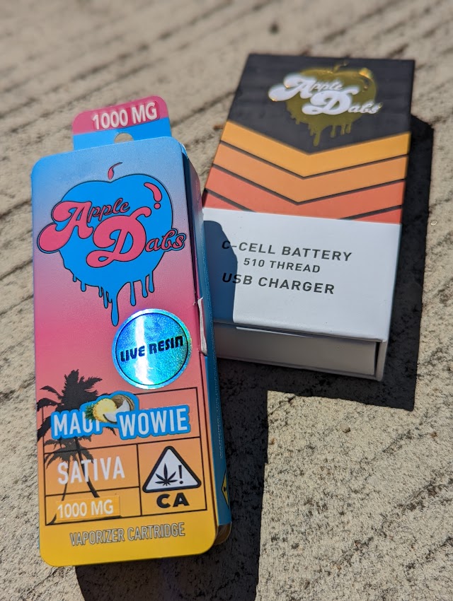 maui wowie apple dab vaporizer cartridge and charger